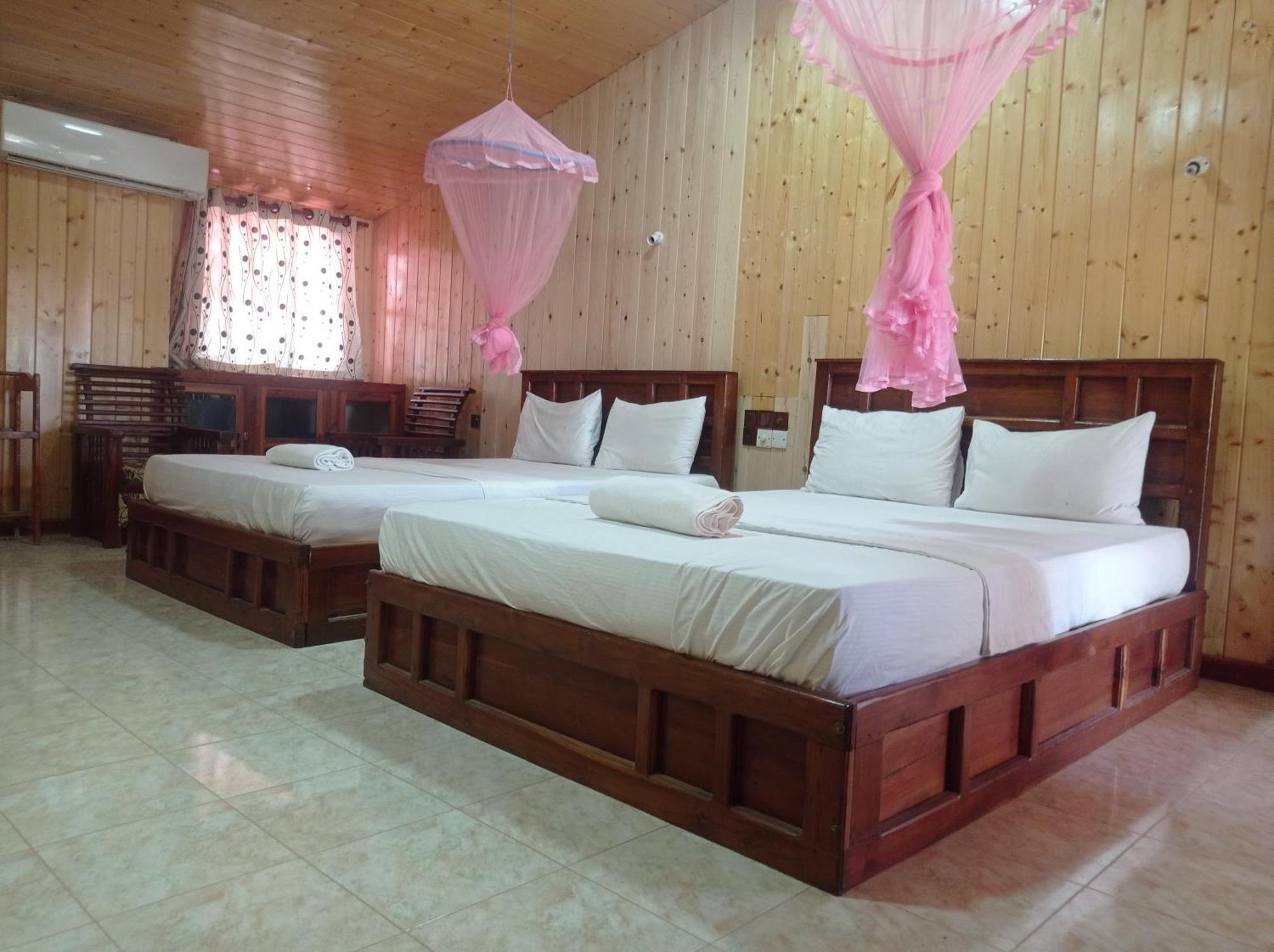 Silver Beach Hotel Trincomalee Exterior photo