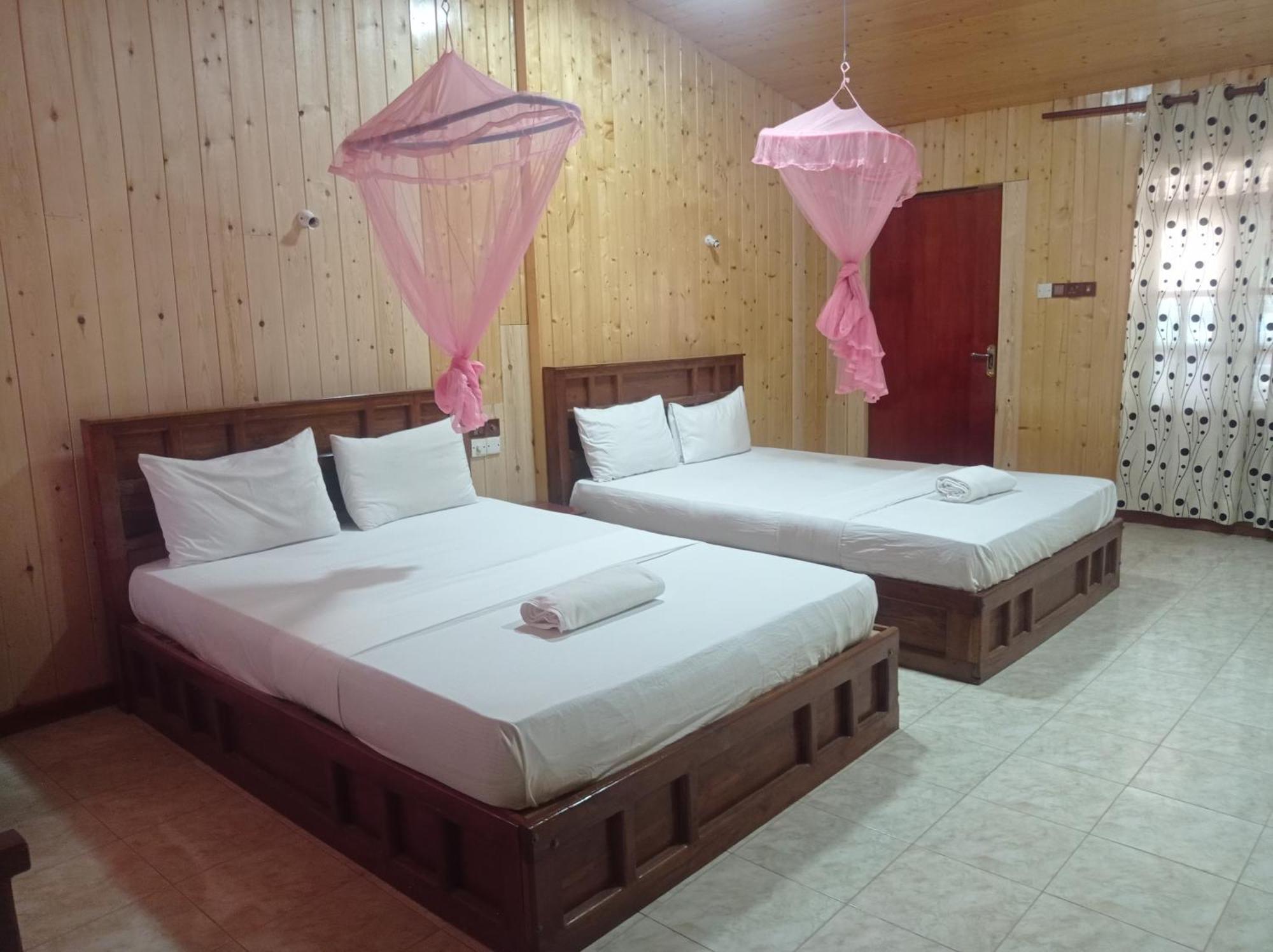 Silver Beach Hotel Trincomalee Exterior photo