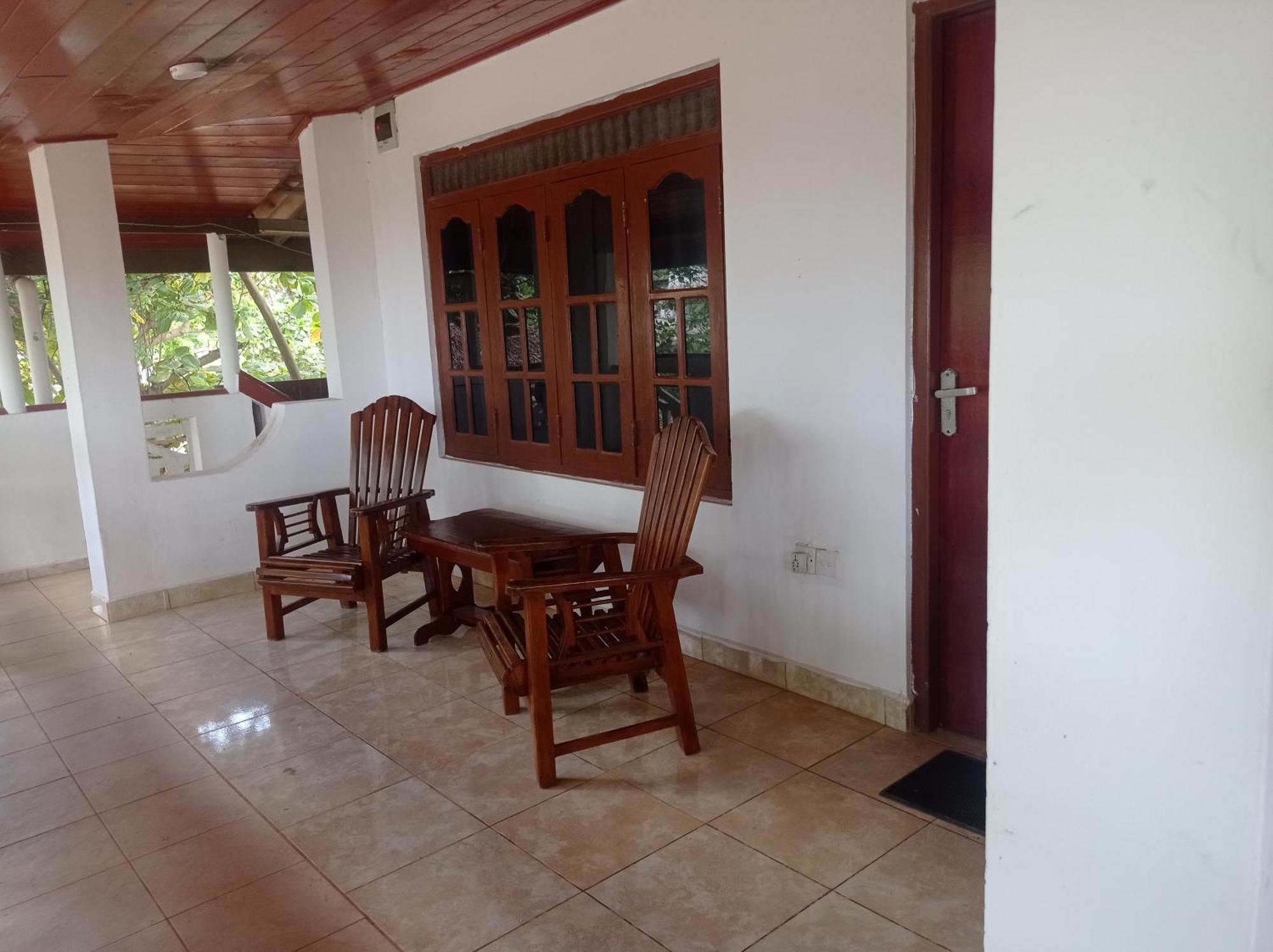 Silver Beach Hotel Trincomalee Exterior photo