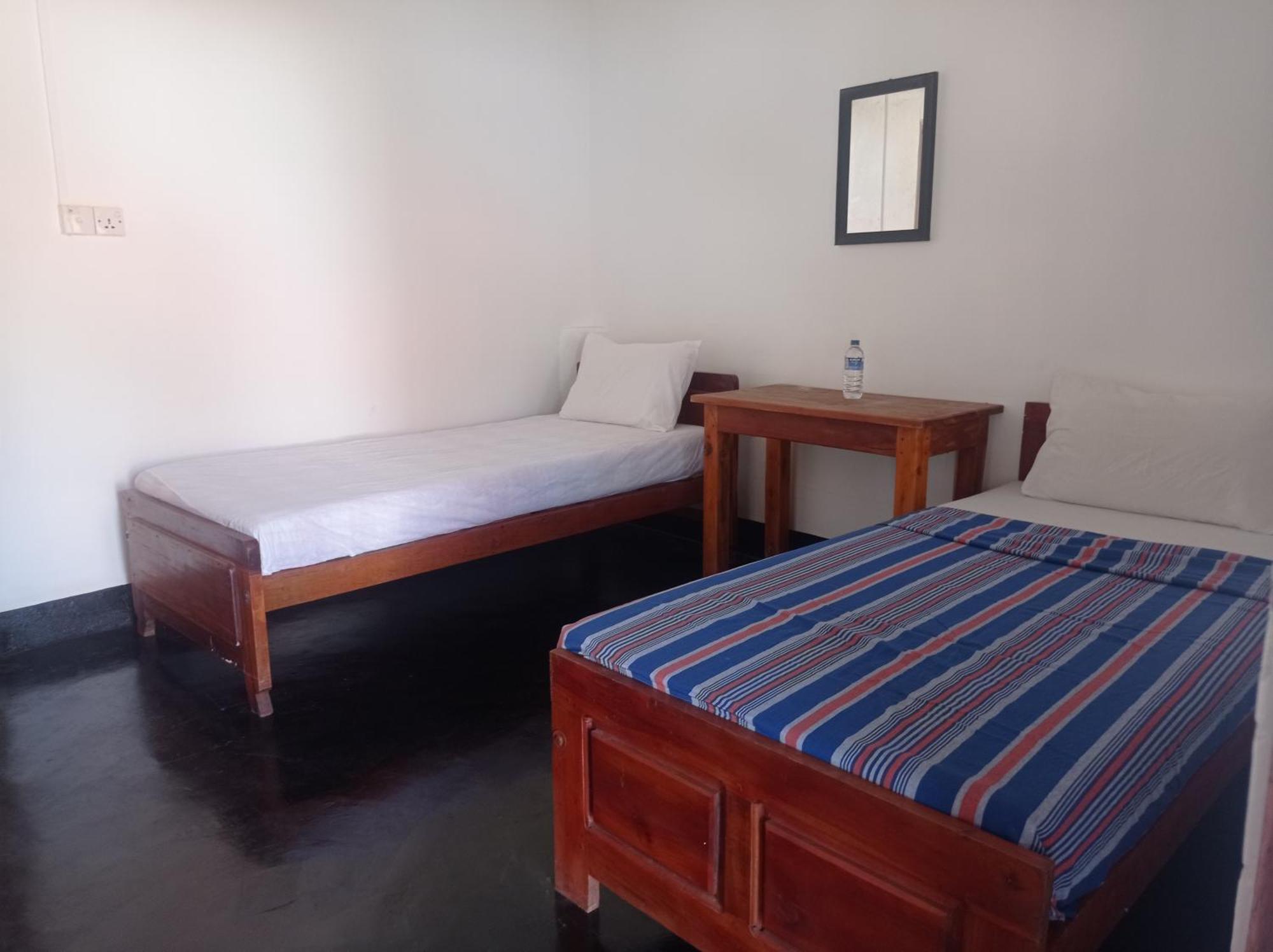 Silver Beach Hotel Trincomalee Exterior photo