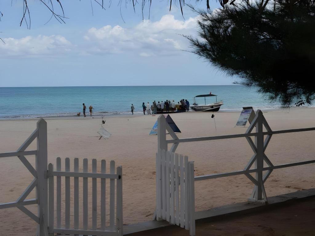 Silver Beach Hotel Trincomalee Exterior photo