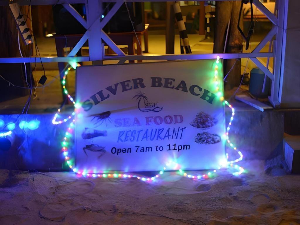 Silver Beach Hotel Trincomalee Exterior photo
