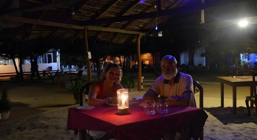 Silver Beach Hotel Trincomalee Exterior photo