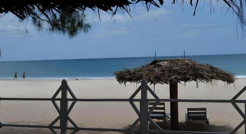 Silver Beach Hotel Trincomalee Exterior photo