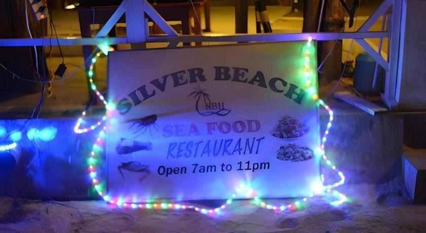Silver Beach Hotel Trincomalee Exterior photo