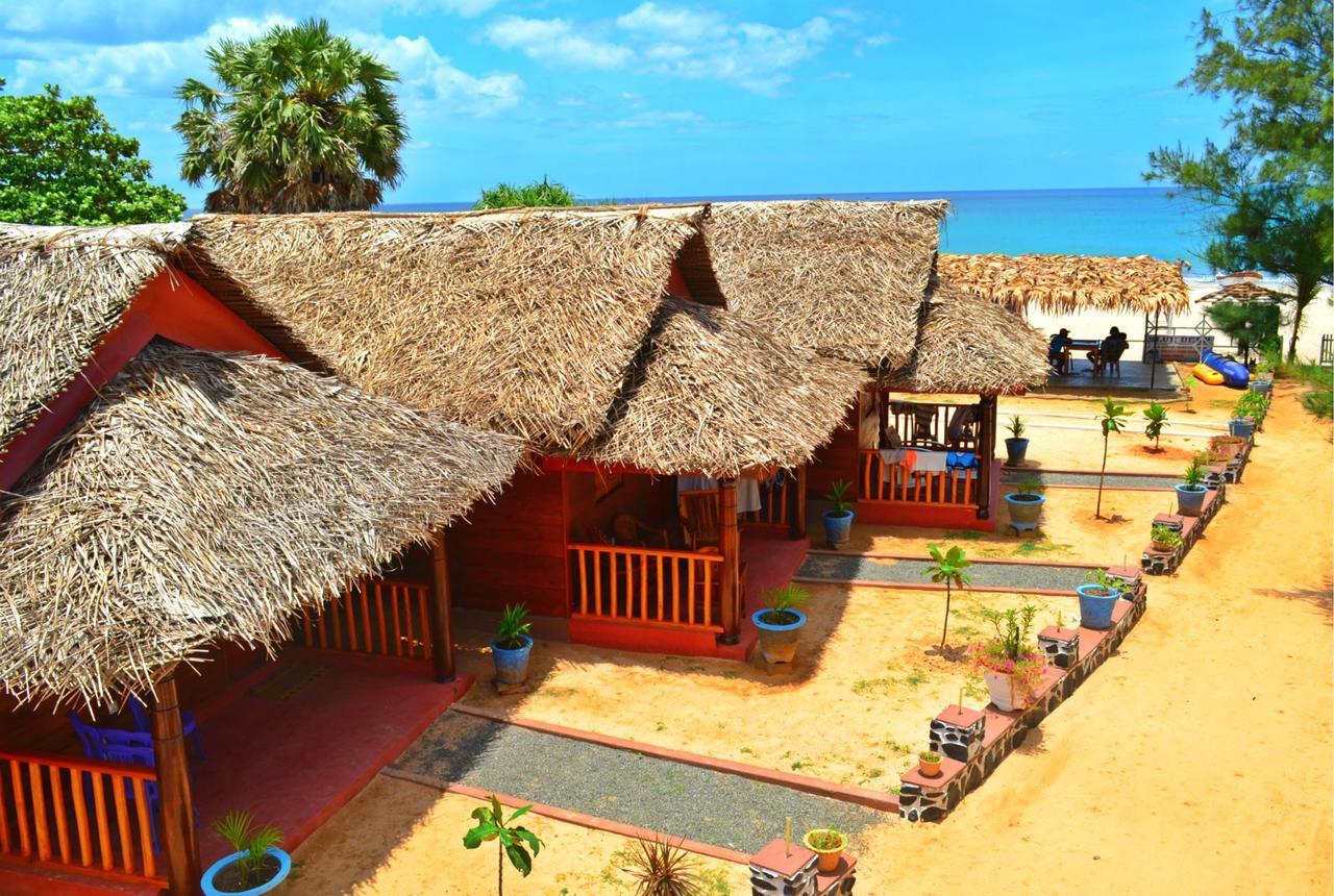 Silver Beach Hotel Trincomalee Exterior photo